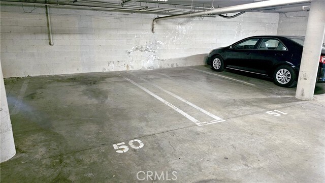 Building Photo - 15215 Magnolia Blvd