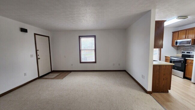 Building Photo - 304 Remington Ct