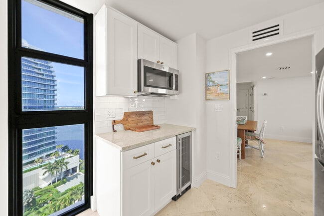 Building Photo - 1200 S Flagler Dr