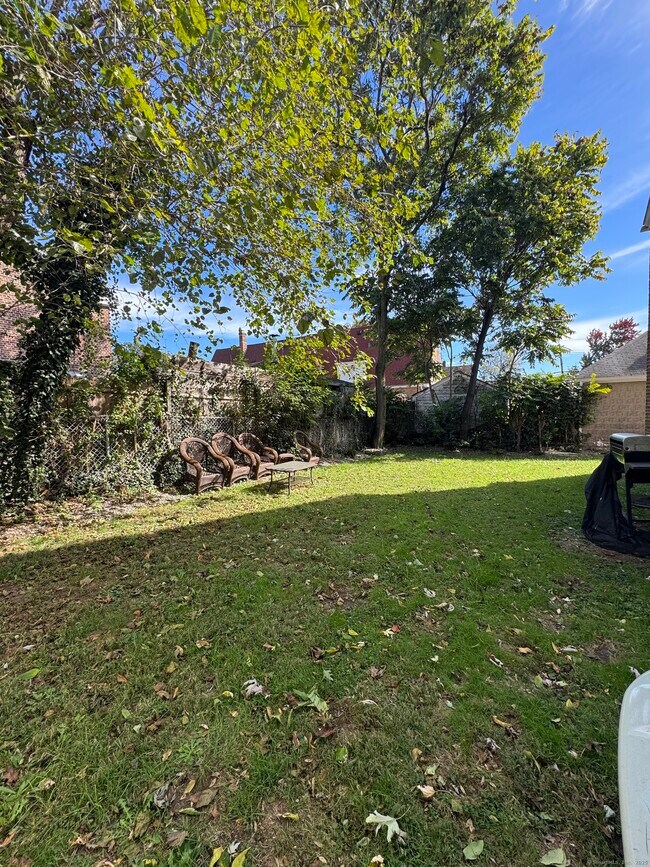 Building Photo - 677 Boston Ave