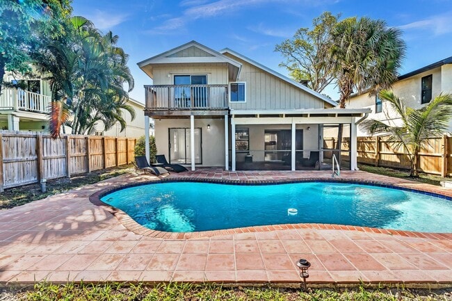 Building Photo - 2433 Southridge Rd