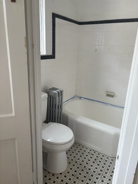 Building Photo - 429 S 51st St