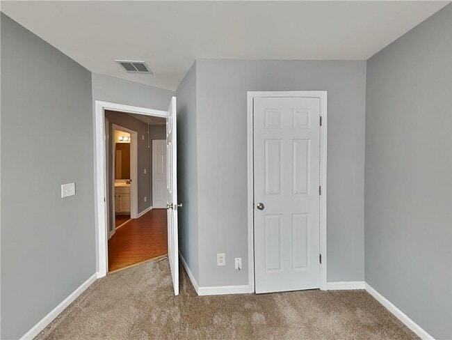 Building Photo - 3258 Welmingham Dr SW