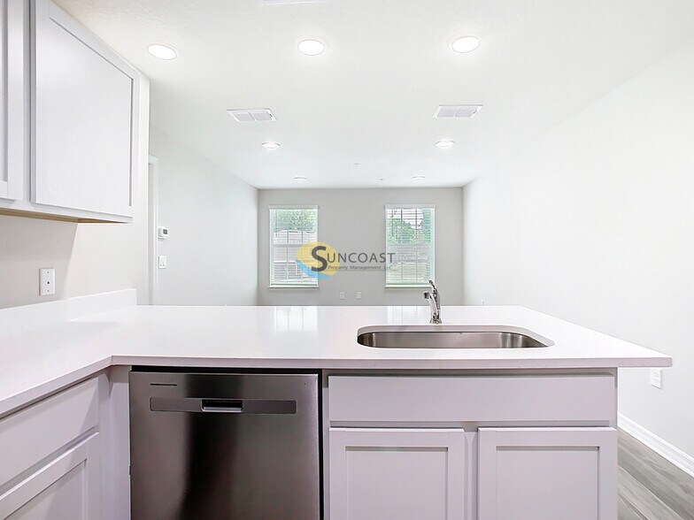 Building Photo - 3821 SW 43rd Ct