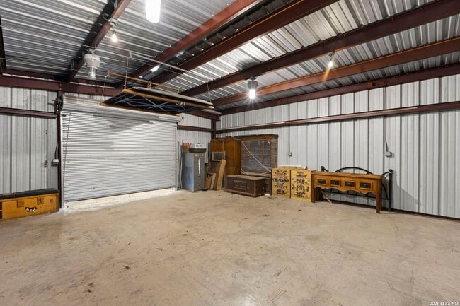 Building Photo - 1597 Pipe Springs Dr