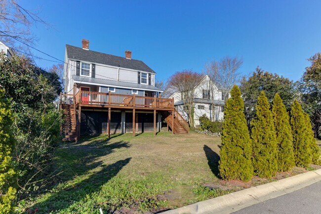 Building Photo - 203 Oliver St