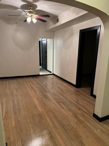 Building Photo - 2132 S Harding Ave