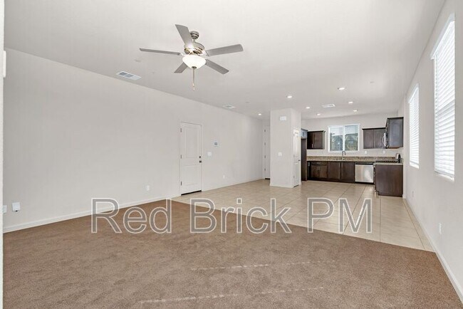 Building Photo - 393 Sullivan Dr