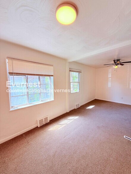 Building Photo - 20527 Rosemont Ave