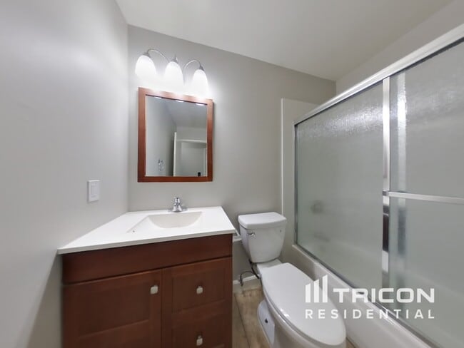 Building Photo - 2076 Harte Ct