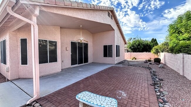 Building Photo - Spacious 4BR 2BA Home w/ Mountain-View Patio • Granite Counters • 2-Car Garage in Tucson