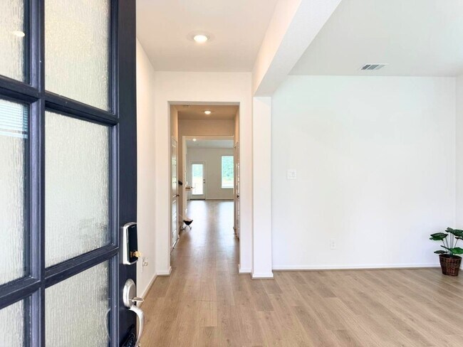 Building Photo - 16238 Parish Pointe Ct
