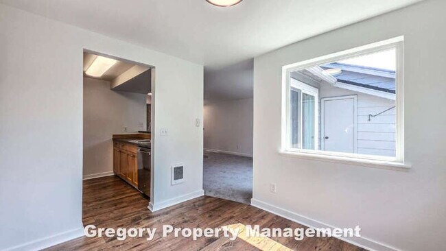 Building Photo - 6700 NE 182nd St