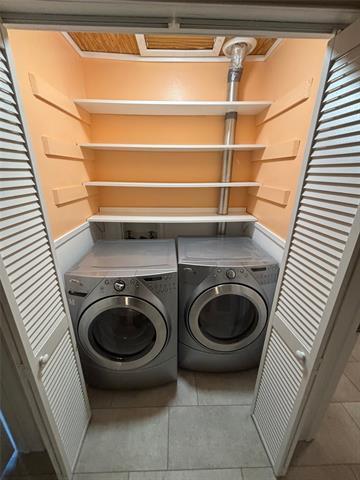 Building Photo - 1241 Evergreen Dr