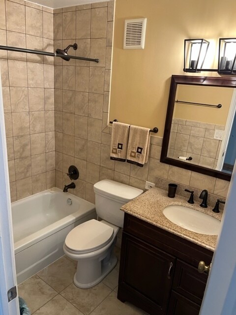 Primary Bathroom - 225 S Rohlwing Rd