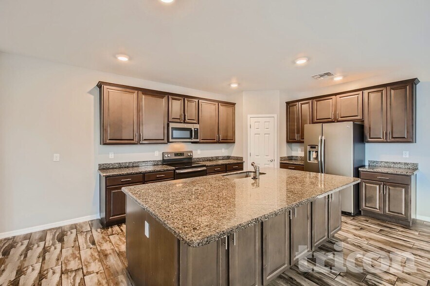 Building Photo - 12042 W Fillmore St