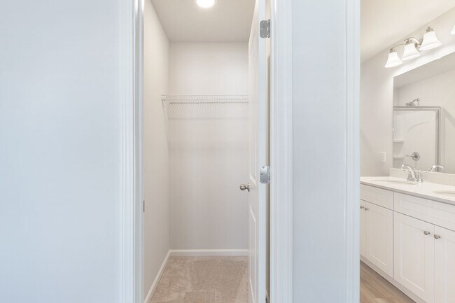 Building Photo - Newly Constructed 3bd/3.5ba w/ Gym, Min From Airport and Downtown Hapeville!