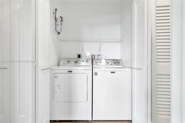 Building Photo - 444 E 16th St