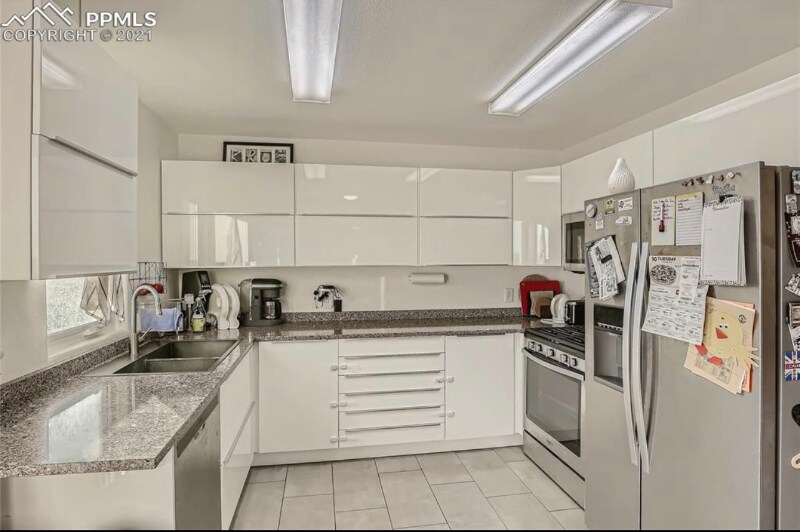 Building Photo - 9307 Summer Meadows Dr