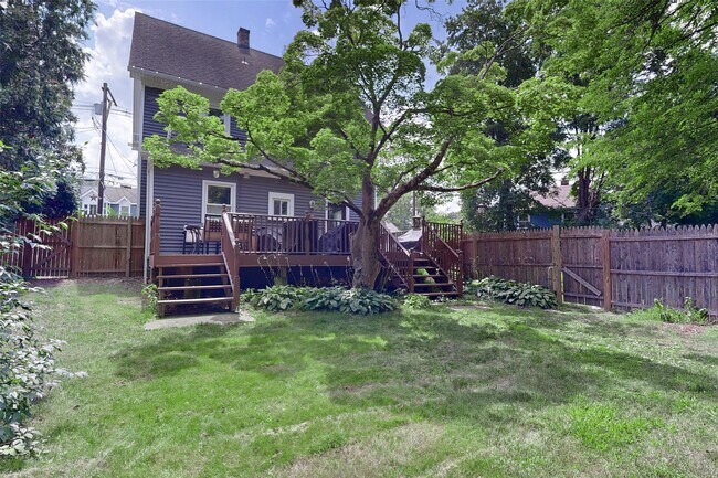 Building Photo - 18 Wheeler Ave