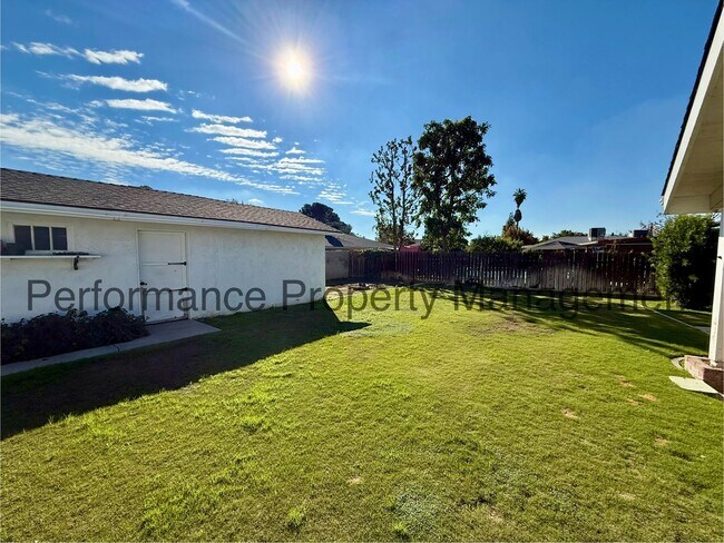 Building Photo - Stunning 3 Bed/2.5 Bath + Shop w/ Resident Benefits Package & $0 Security Deposit Option