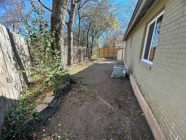 Building Photo - 2018 Gathright Cove