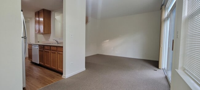 Building Photo - 2871 Vernal Ln