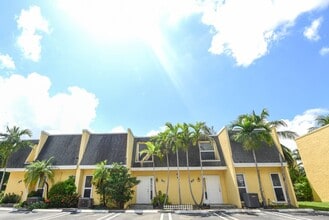 Private Entrance and Parking - Pelican Pointe