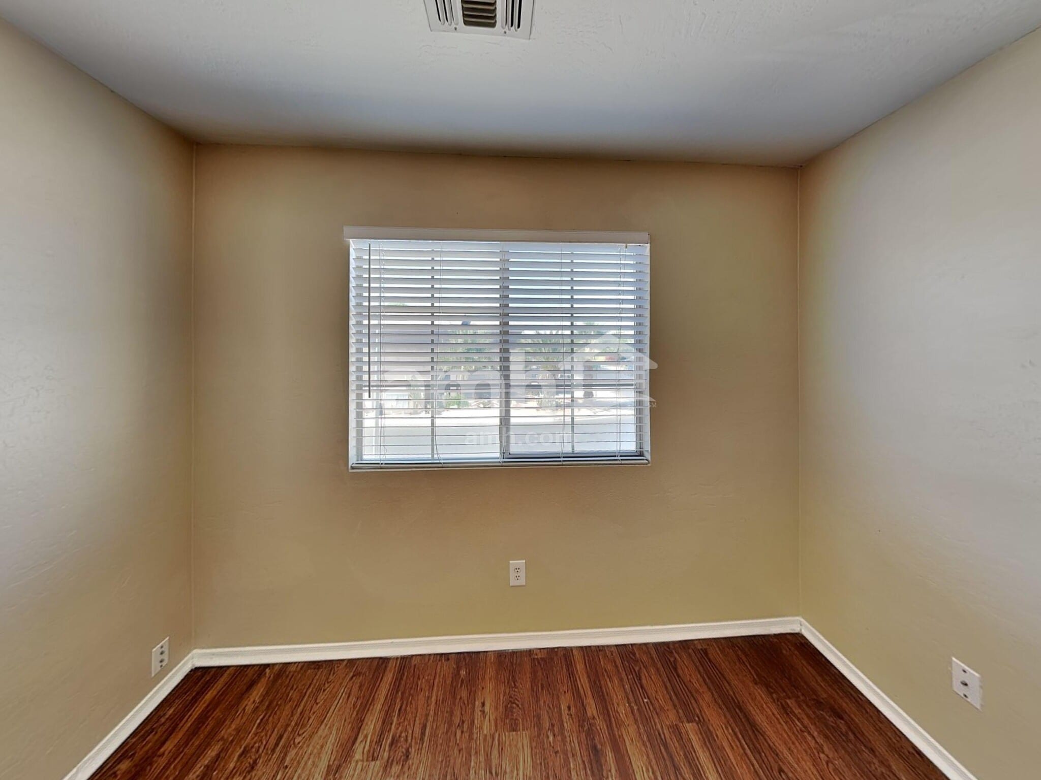 Building Photo - 1505 S 113th Dr