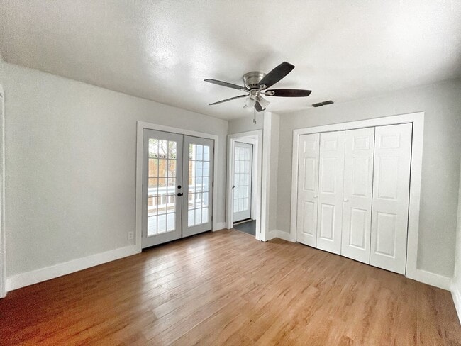 Building Photo - Charming 2 Bedroom, 2 Bath Home on Corner ...