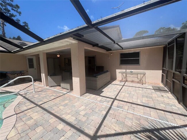 Building Photo - 1314 Beacon Dr