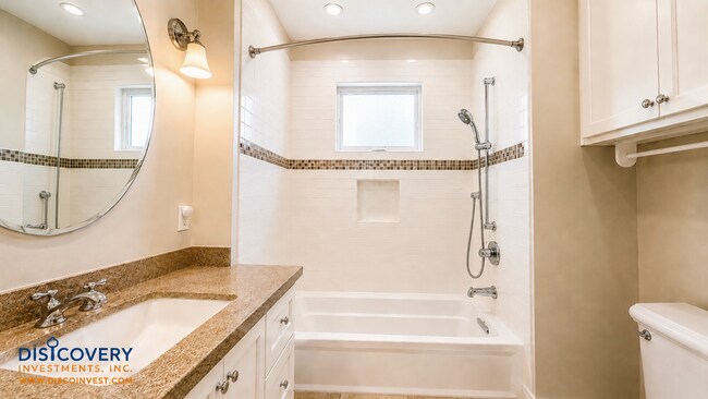 Building Photo - Stylish and Sophisticated Bungalow off Piedmont Avenue