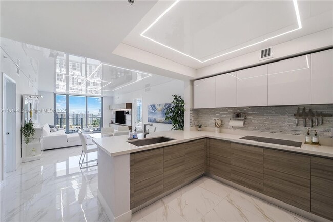 Building Photo - 300 Sunny Isles Blvd