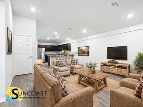 Building Photo - 179 Lomond Dr