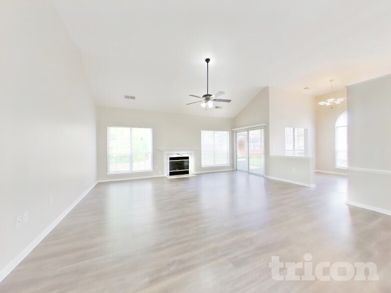 Building Photo - 11901 Harris Pointe Dr