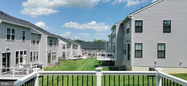 Building Photo - 408 HARTNUP St