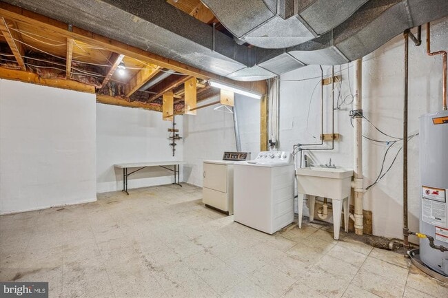 Building Photo - 6 Goldleaf Ct