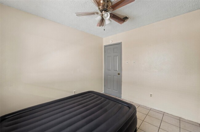 Building Photo - 13619 Tanvern Ln