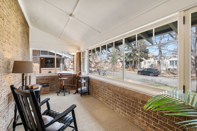 Building Photo - Gorgeous Washington Park Bungalow!