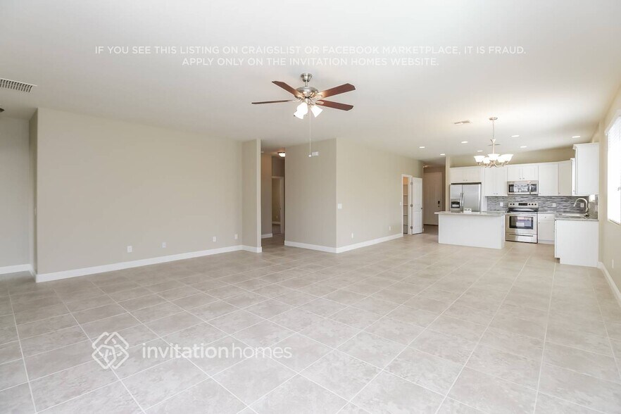 Building Photo - 1063 W Brangus Way