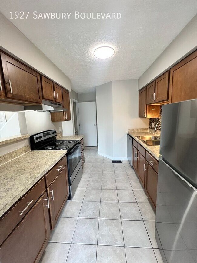 Building Photo - 1927 Sawbury Blvd