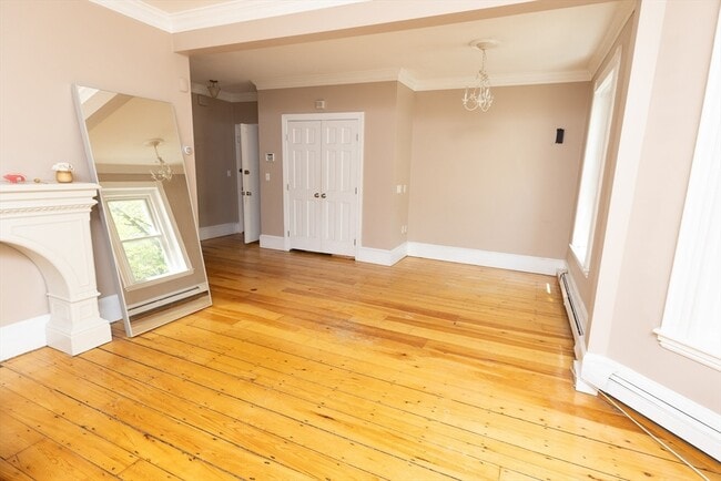 Building Photo - 29 Monument Sq