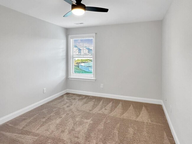 Building Photo - 1102 Dartmouth Dr