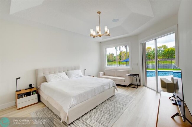 Building Photo - 2563 Jardin Ln