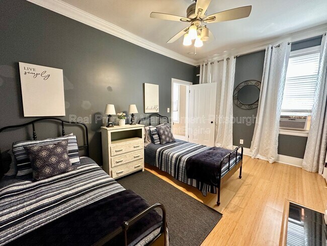 Building Photo - 138 Pius St