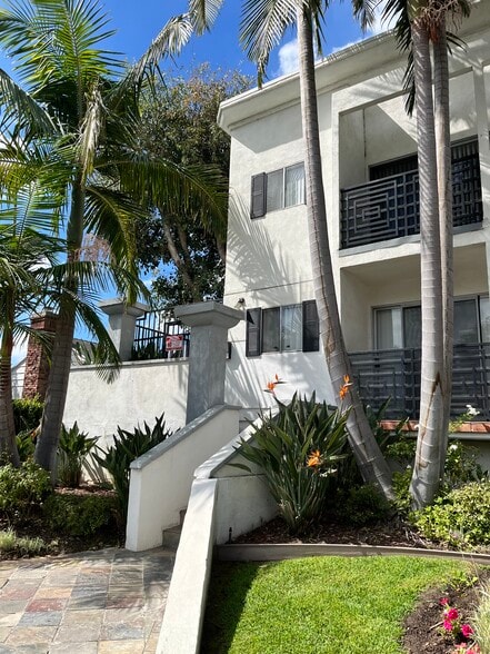 Building Photo - Chateau Studio Village Apartments