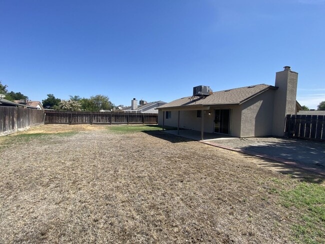 Building Photo - APPLY FOR THIS BEAUTIFUL HOME TODAY!