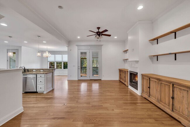 Building Photo - Stunning rental home on a premium lot in s...