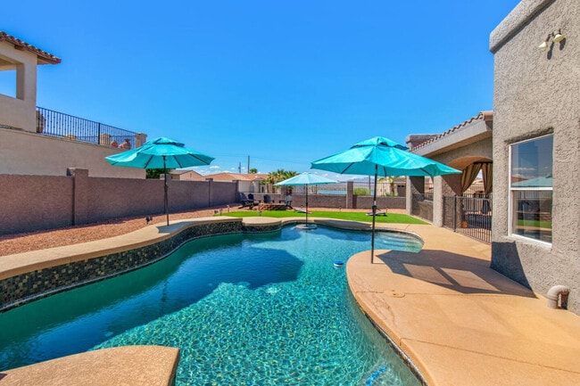 Building Photo - 1800 Burgundy Dr