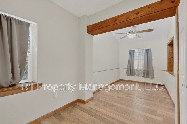 Building Photo - 515 Marble Ave